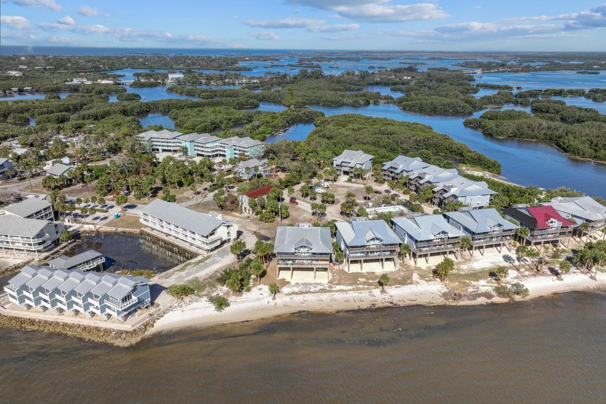 Beachfront Cedar Key Retreat With Pool Access! Dış mekan fotoğraf