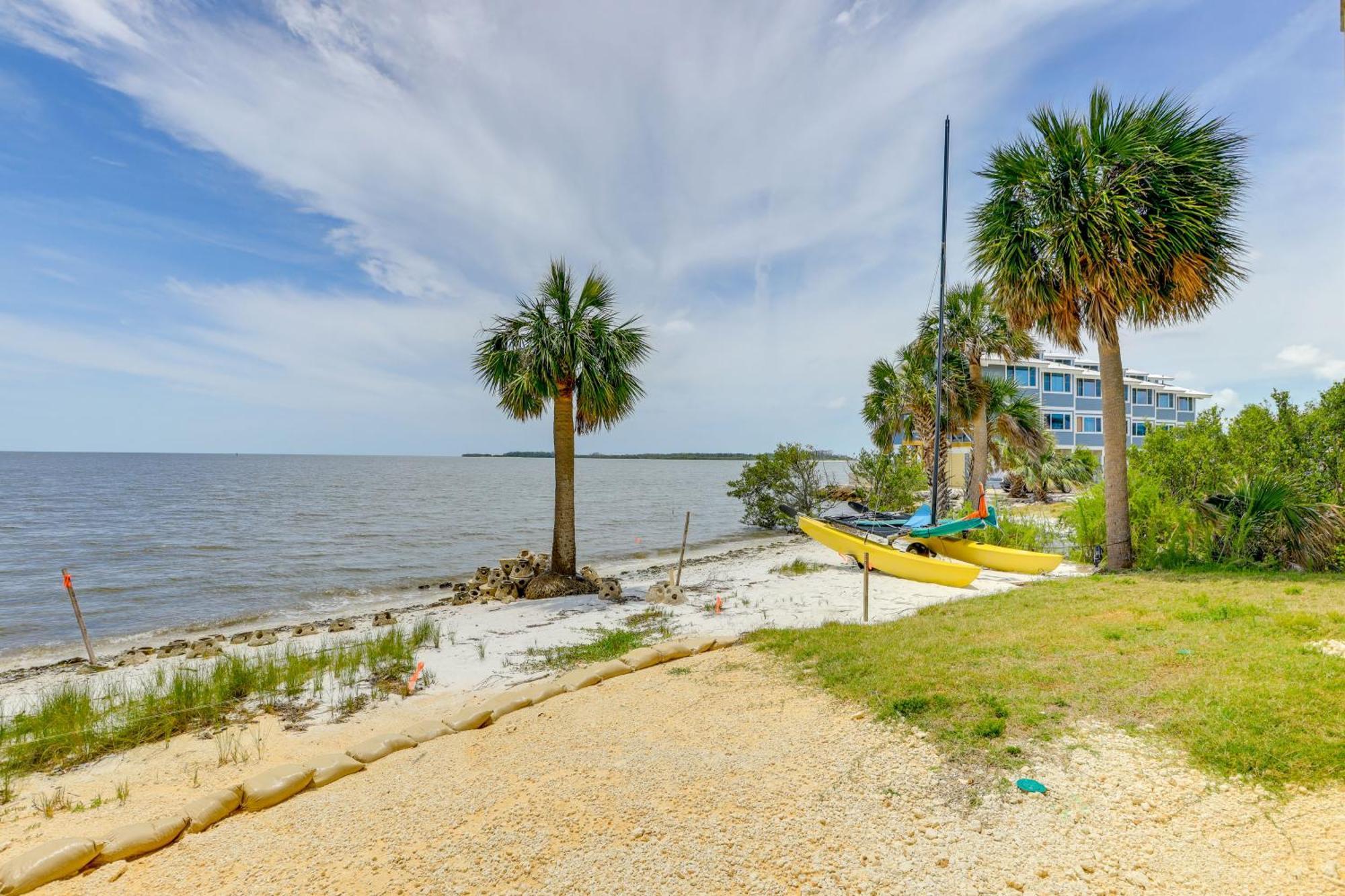 Beachfront Cedar Key Retreat With Pool Access! Dış mekan fotoğraf