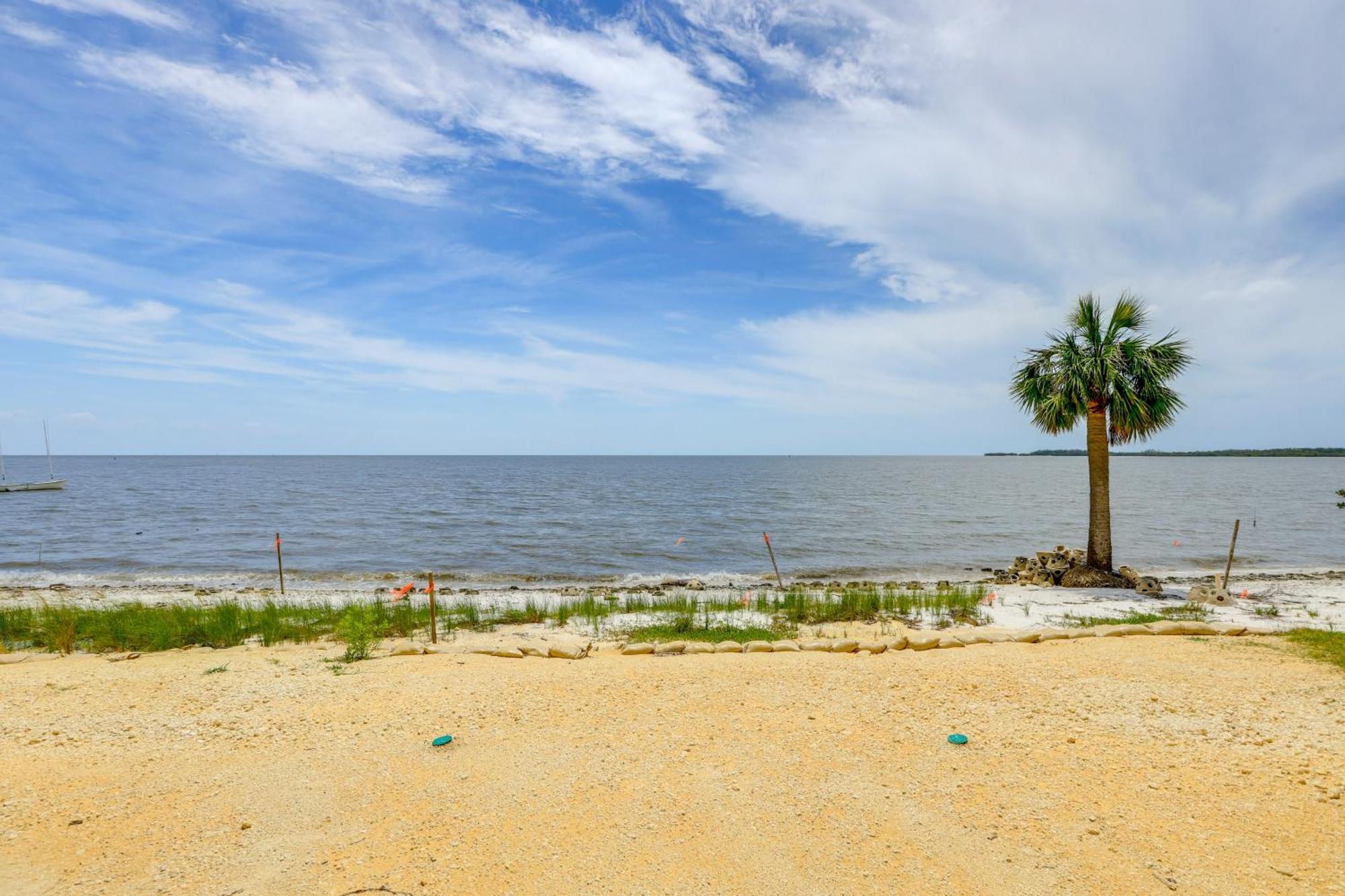 Beachfront Cedar Key Retreat With Pool Access! Dış mekan fotoğraf