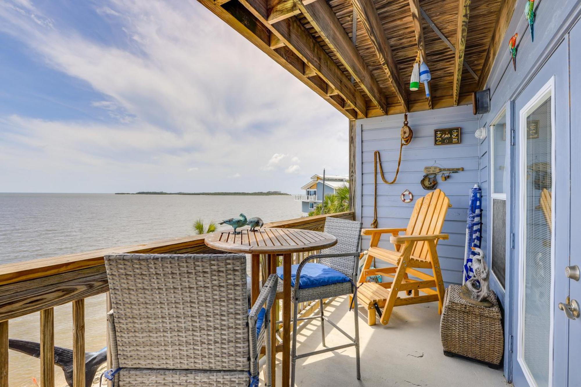 Beachfront Cedar Key Retreat With Pool Access! Dış mekan fotoğraf